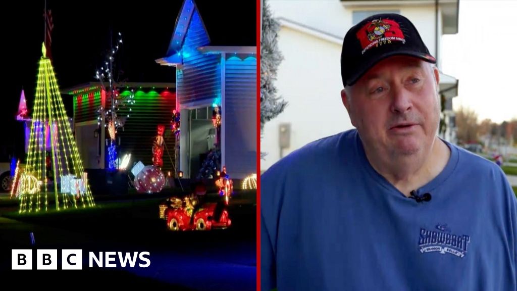 Husband in Iowa decorates entire street for wife’s Christmas joy