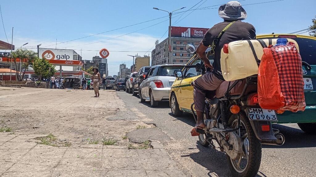 Thousands flee Mozambique for Malawi to escape deadly post-vote violence