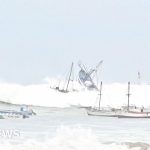 Huge waves strike Peruvian coastline