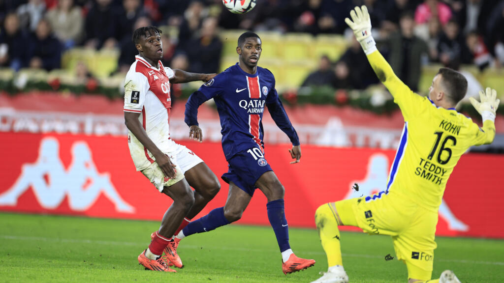 Football: PSG beat Monaco but goalkeeper injured by cleat to the face