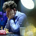 Chess champion quits tournament after being told to change jeans