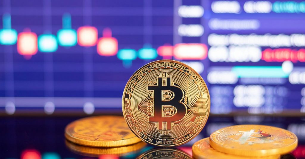 Bitcoin Long-Term Holders Complete Largest Market Sell-Off Since 2021, Is The Top Here?