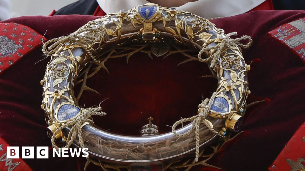 Crown of Thorns returns to cathedral after reopening