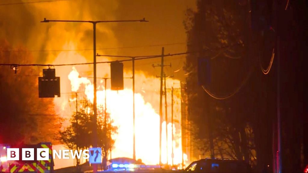 Fire erupts after lightning strike ruptures gas line in Tennessee