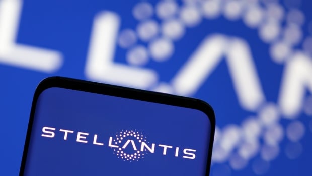 U.S. commits to $7.5B loan for Stellantis venture to build 2 EV battery plants