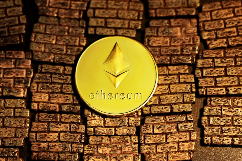 Ethereum Eyes $4,000 Breakout With Bullish Inverse Head-And-Shoulders Setup – Details